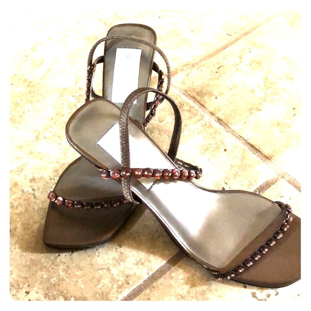 Worthington brown button heels 👠